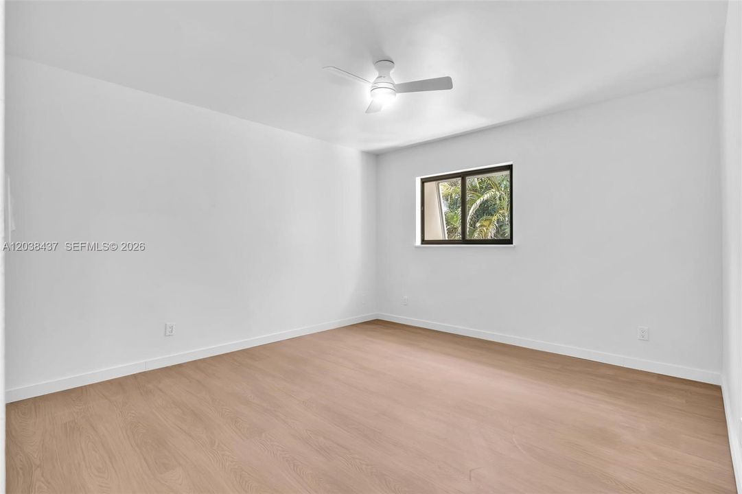 В аренду: $2,975 (3 спален, 1 ванн, 917 Квадратных фут)