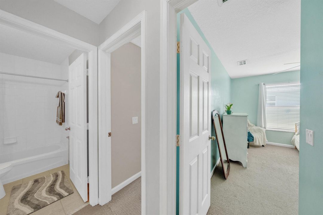 10 Guest Bedroom B (3)