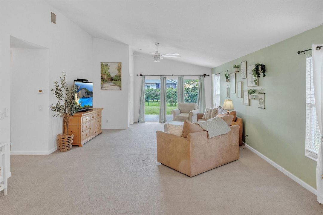 8 Living Area (1)