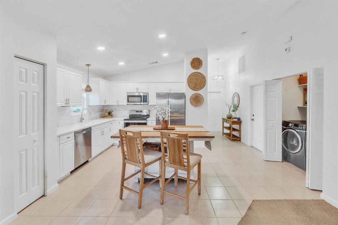 6 Kitchen (1)A
