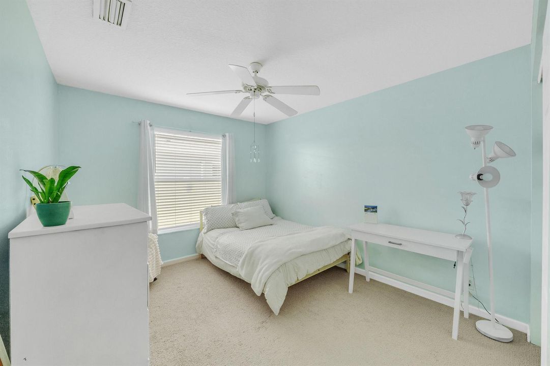 10 Guest Bedroom B (1)