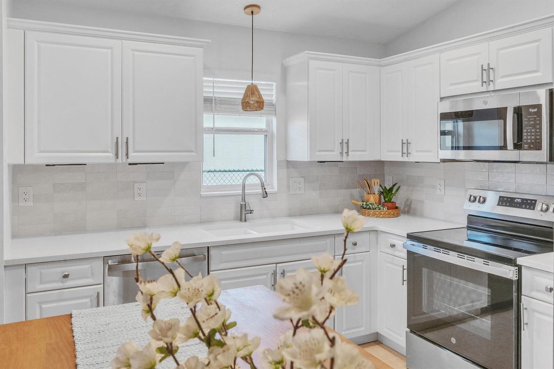 6 Kitchen (3)A