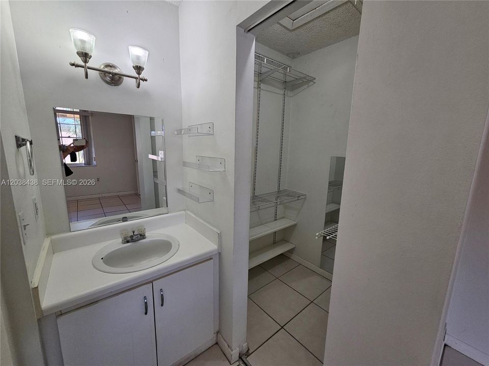 В аренду: $2,200 (2 спален, 2 ванн, 1000 Квадратных фут)