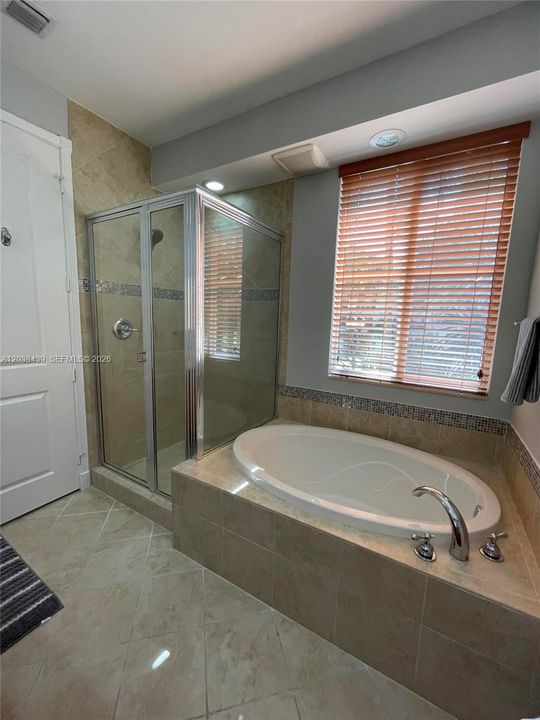 For Sale: $470,000 (2 beds, 3 baths, 1753 Square Feet)