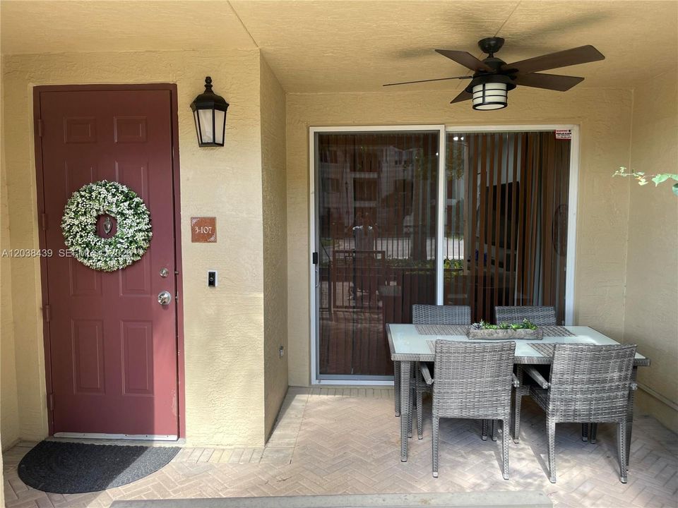 For Sale: $470,000 (2 beds, 3 baths, 1753 Square Feet)