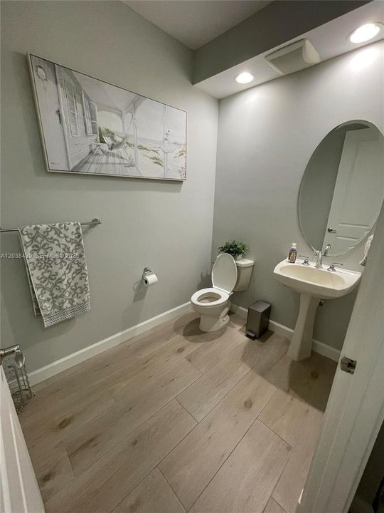 For Sale: $470,000 (2 beds, 3 baths, 1753 Square Feet)