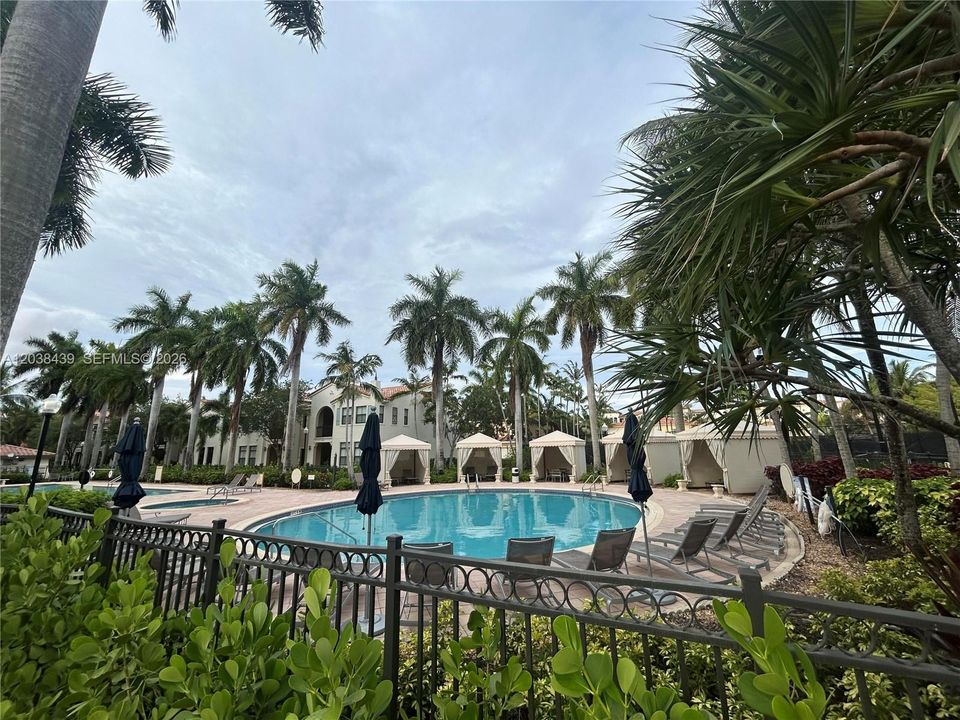 For Sale: $470,000 (2 beds, 3 baths, 1753 Square Feet)