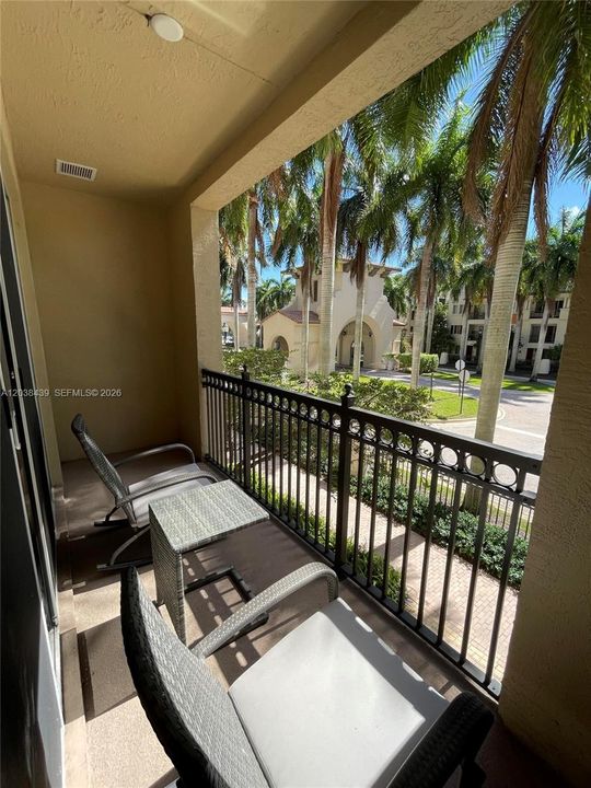 For Sale: $470,000 (2 beds, 3 baths, 1753 Square Feet)