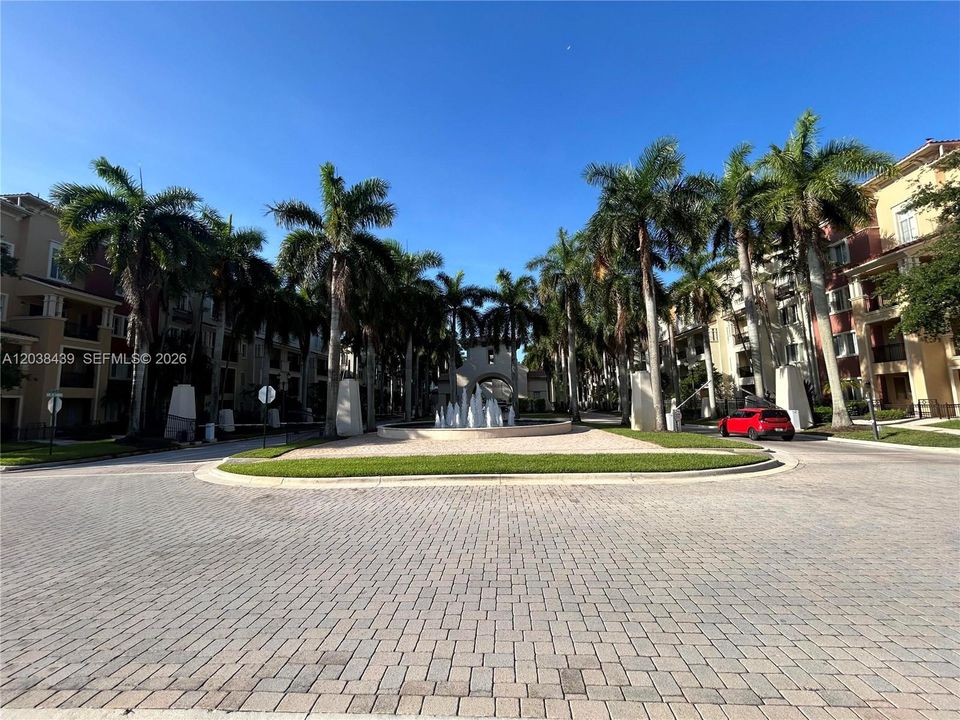For Sale: $470,000 (2 beds, 3 baths, 1753 Square Feet)
