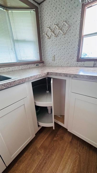 Lazy Susan Pot Cabinet
