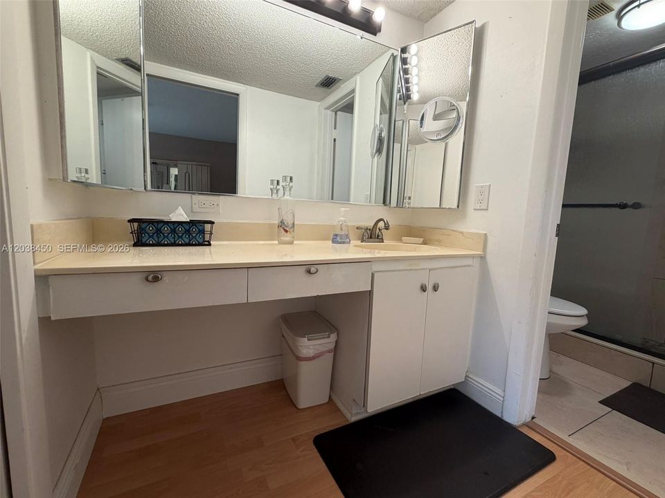 For Sale: $139,900 (2 beds, 2 baths, 1270 Square Feet)