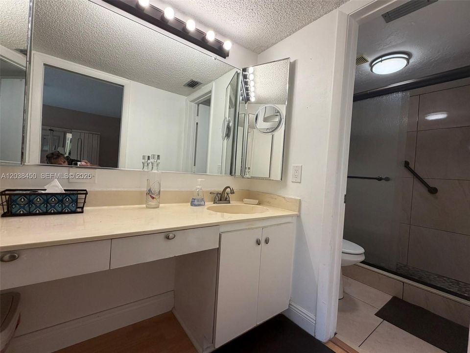 For Sale: $139,900 (2 beds, 2 baths, 1270 Square Feet)
