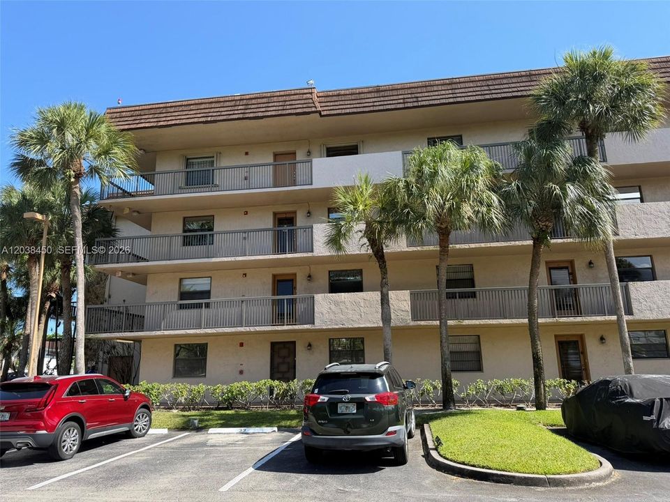 For Sale: $139,900 (2 beds, 2 baths, 1270 Square Feet)