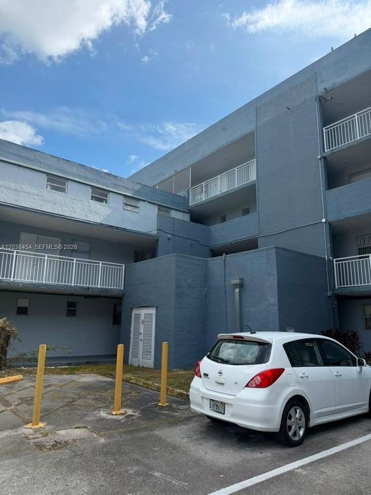 For Sale: $299,000 (1 beds, 1 baths, 1125 Square Feet)