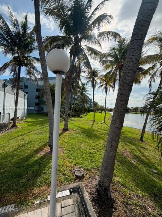 For Sale: $299,000 (1 beds, 1 baths, 1125 Square Feet)