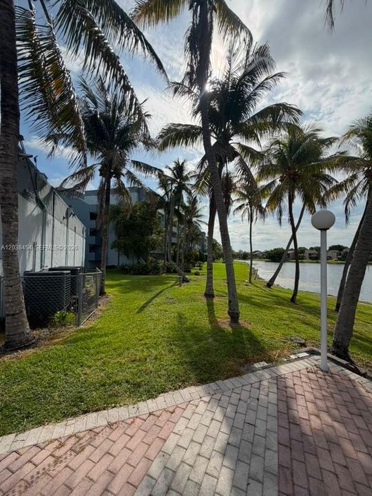 For Sale: $299,000 (1 beds, 1 baths, 1125 Square Feet)
