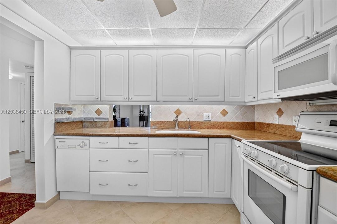 En Venta: $104,900 (2 camas, 2 baños, 960 Pies cuadrados)