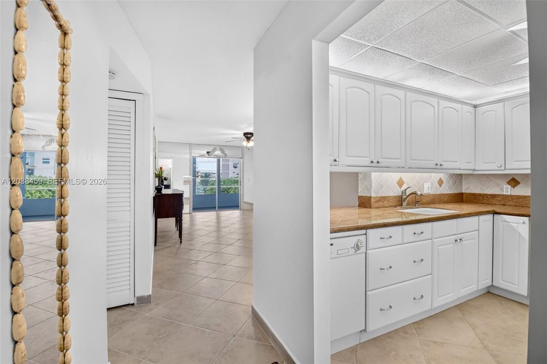 En Venta: $104,900 (2 camas, 2 baños, 960 Pies cuadrados)
