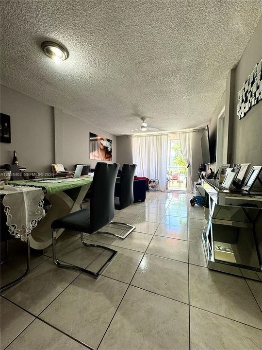 En Venta: $135,000 (2 camas, 2 baños, 800 Pies cuadrados)