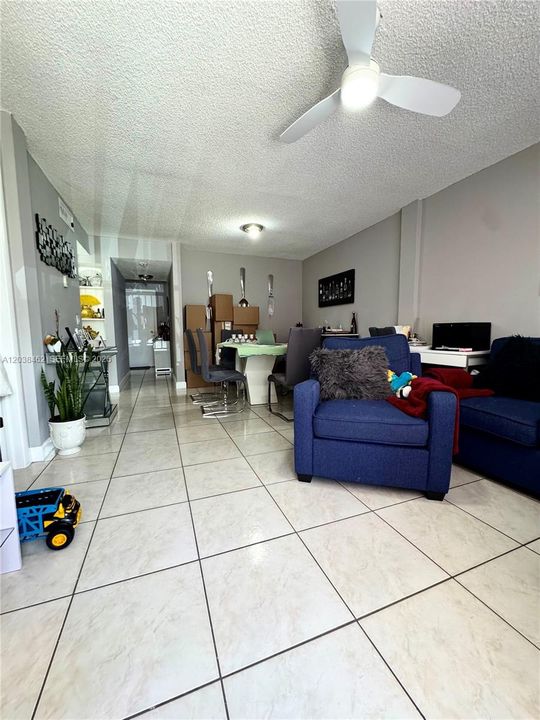 En Venta: $135,000 (2 camas, 2 baños, 800 Pies cuadrados)