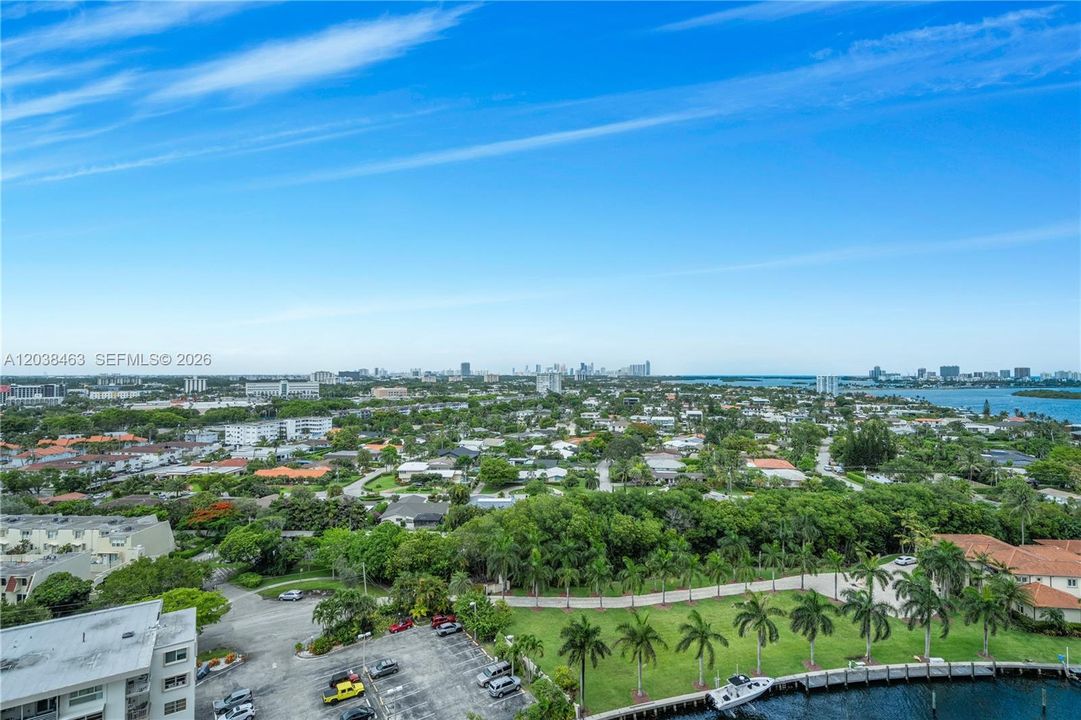For Sale: $299,000 (2 beds, 3 baths, 1950 Square Feet)
