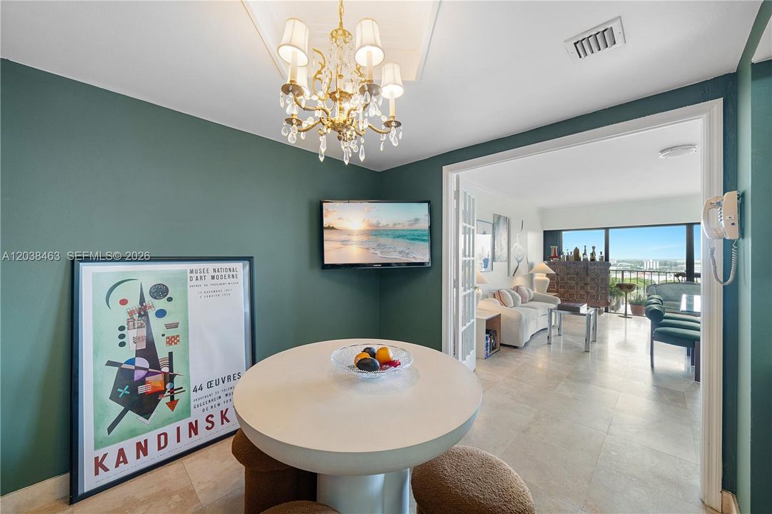 For Sale: $299,000 (2 beds, 3 baths, 1950 Square Feet)