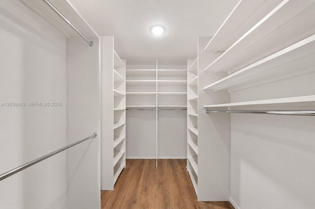 For Sale: $299,000 (2 beds, 3 baths, 1950 Square Feet)