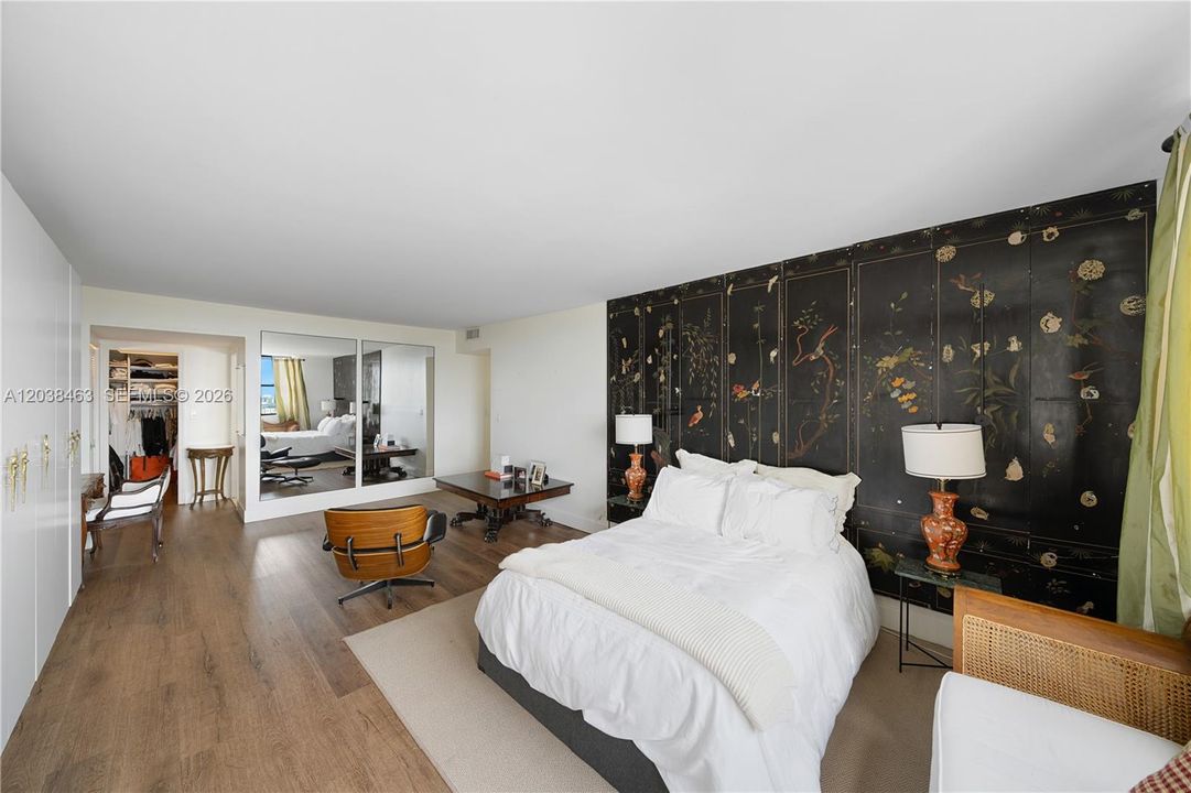 For Sale: $299,000 (2 beds, 3 baths, 1950 Square Feet)