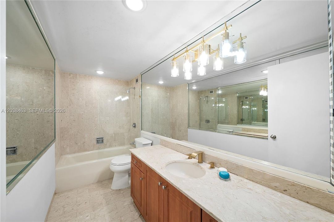 For Sale: $299,000 (2 beds, 3 baths, 1950 Square Feet)