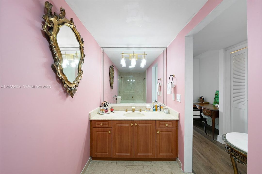 For Sale: $299,000 (2 beds, 3 baths, 1950 Square Feet)