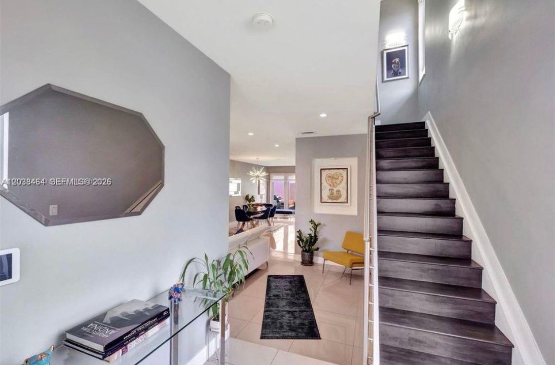 En Renta: $4,400 (3 camas, 2 baños, 1720 Pies cuadrados)