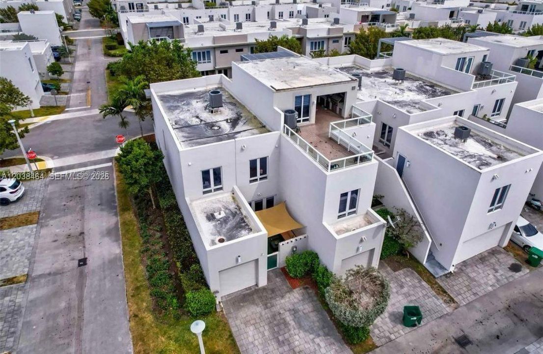 En Renta: $4,400 (3 camas, 2 baños, 1720 Pies cuadrados)
