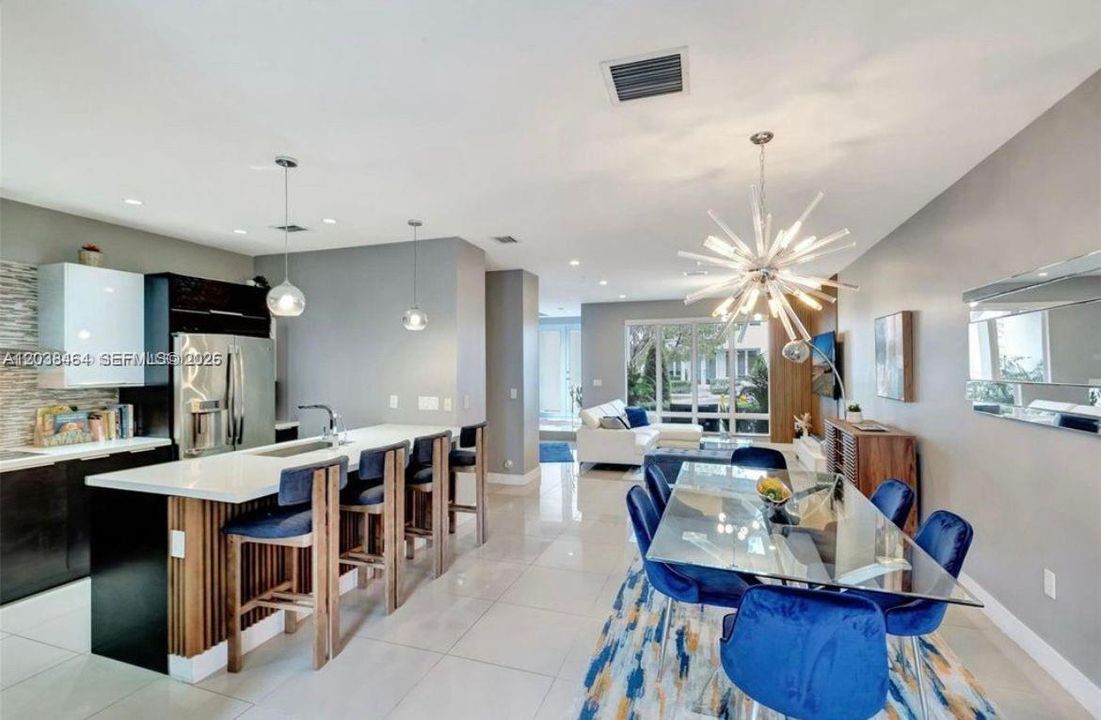 En Renta: $4,400 (3 camas, 2 baños, 1720 Pies cuadrados)