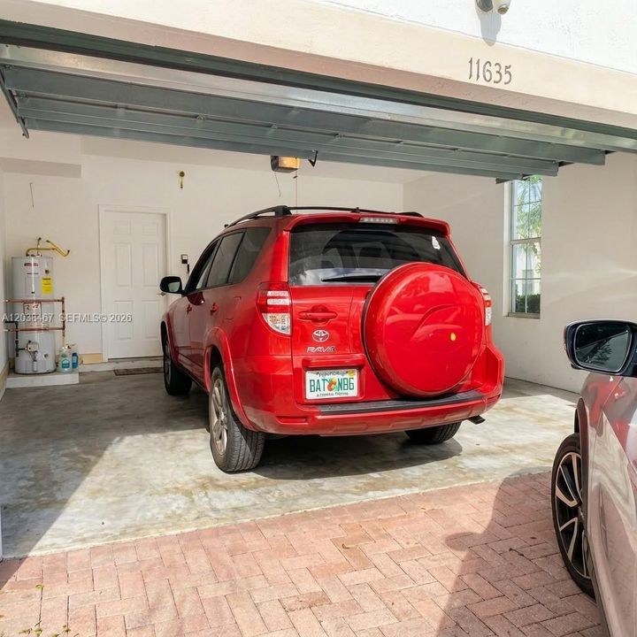 For Rent: $3,600 (3 beds, 3 baths, 1672 Square Feet)