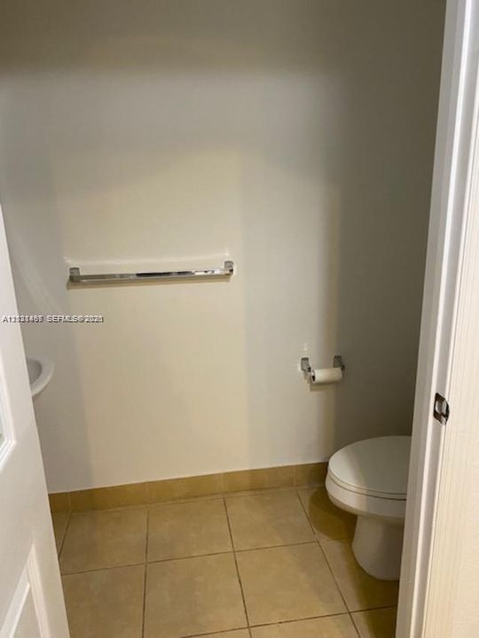 For Rent: $3,600 (3 beds, 3 baths, 1672 Square Feet)
