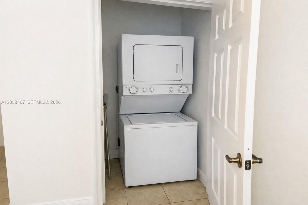 For Rent: $3,600 (3 beds, 3 baths, 1672 Square Feet)