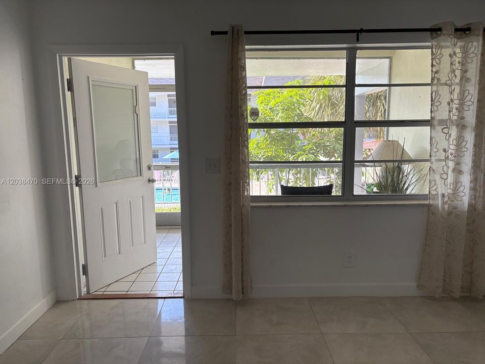 В аренду: $1,800 (1 спален, 1 ванн, 620 Квадратных фут)