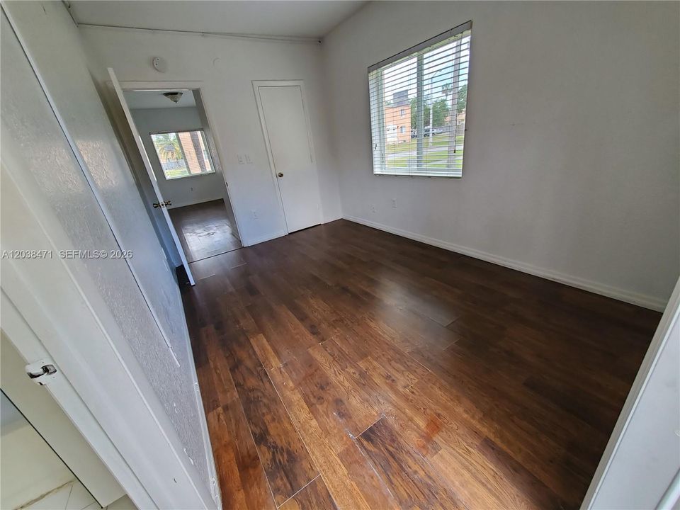For Rent: $1,800 (1 beds, 1 baths, 465 Square Feet)
