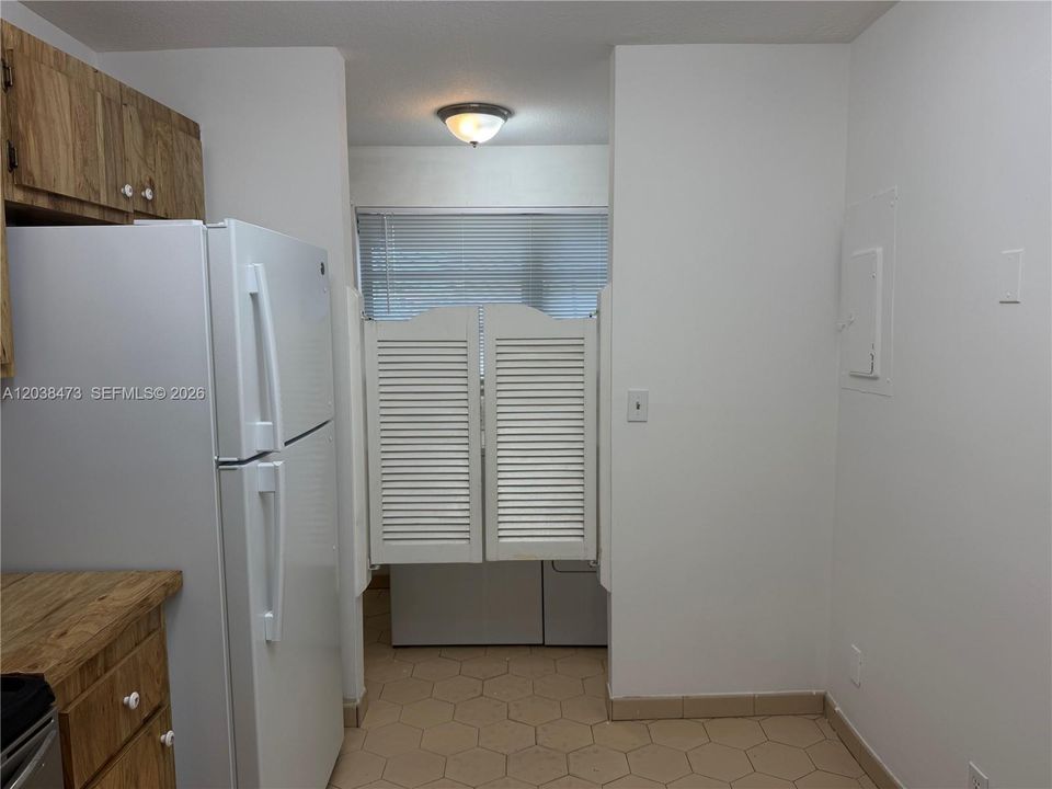 В аренду: $2,300 (2 спален, 2 ванн, 1080 Квадратных фут)