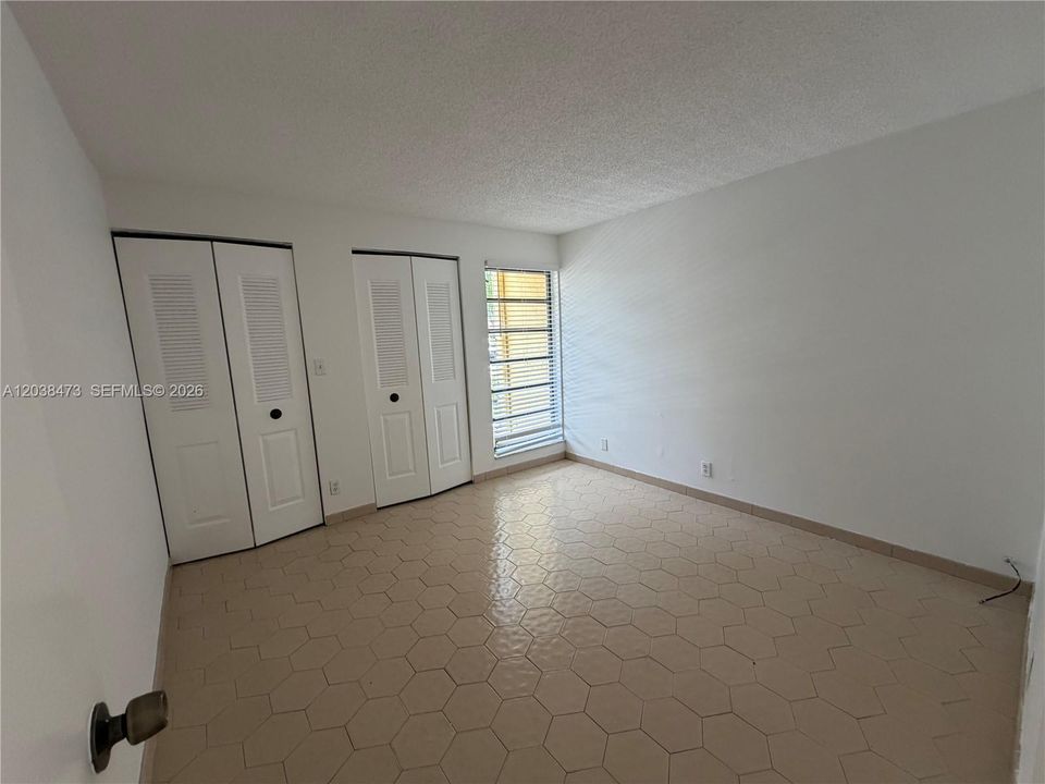 В аренду: $2,300 (2 спален, 2 ванн, 1080 Квадратных фут)