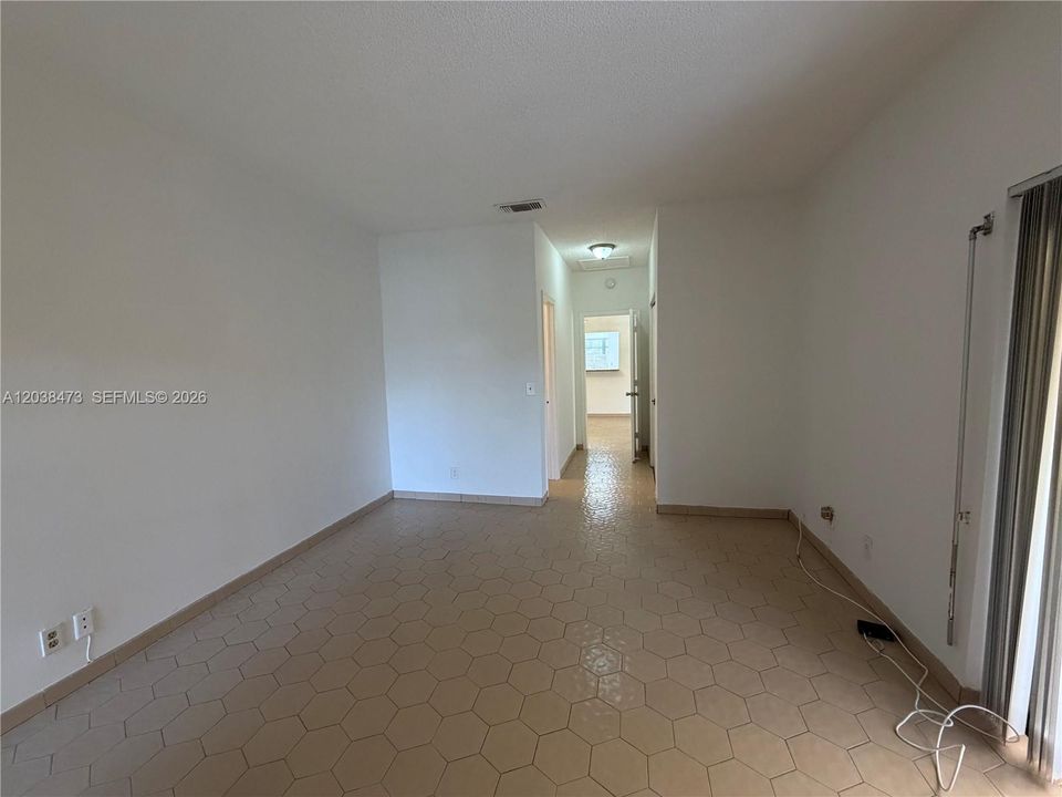 В аренду: $2,300 (2 спален, 2 ванн, 1080 Квадратных фут)