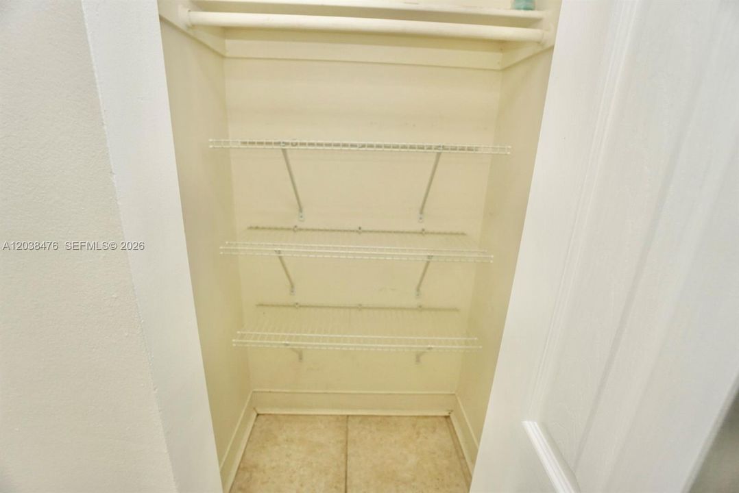 На продажу: $199,000 (1 спален, 1 ванн, 801 Квадратных фут)