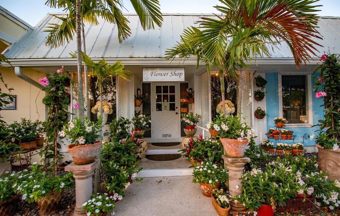 Lilly Pulitzer Downtown Hobe Sound