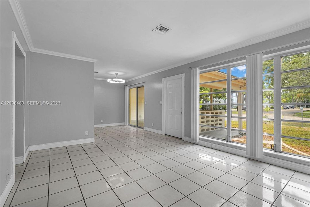 En Venta: $458,000 (3 camas, 2 baños, 1026 Pies cuadrados)