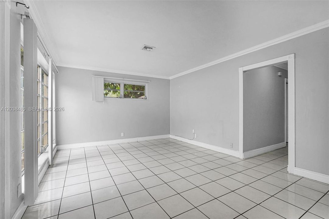 En Venta: $458,000 (3 camas, 2 baños, 1026 Pies cuadrados)