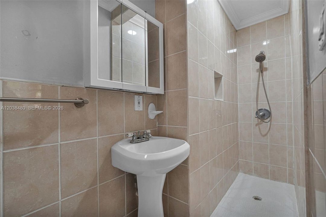 En Venta: $458,000 (3 camas, 2 baños, 1026 Pies cuadrados)