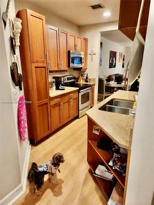 В аренду: $1,850 (1 спален, 1 ванн, 856 Квадратных фут)