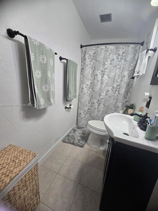 В аренду: $1,800 (1 спален, 1 ванн, 0 Квадратных фут)