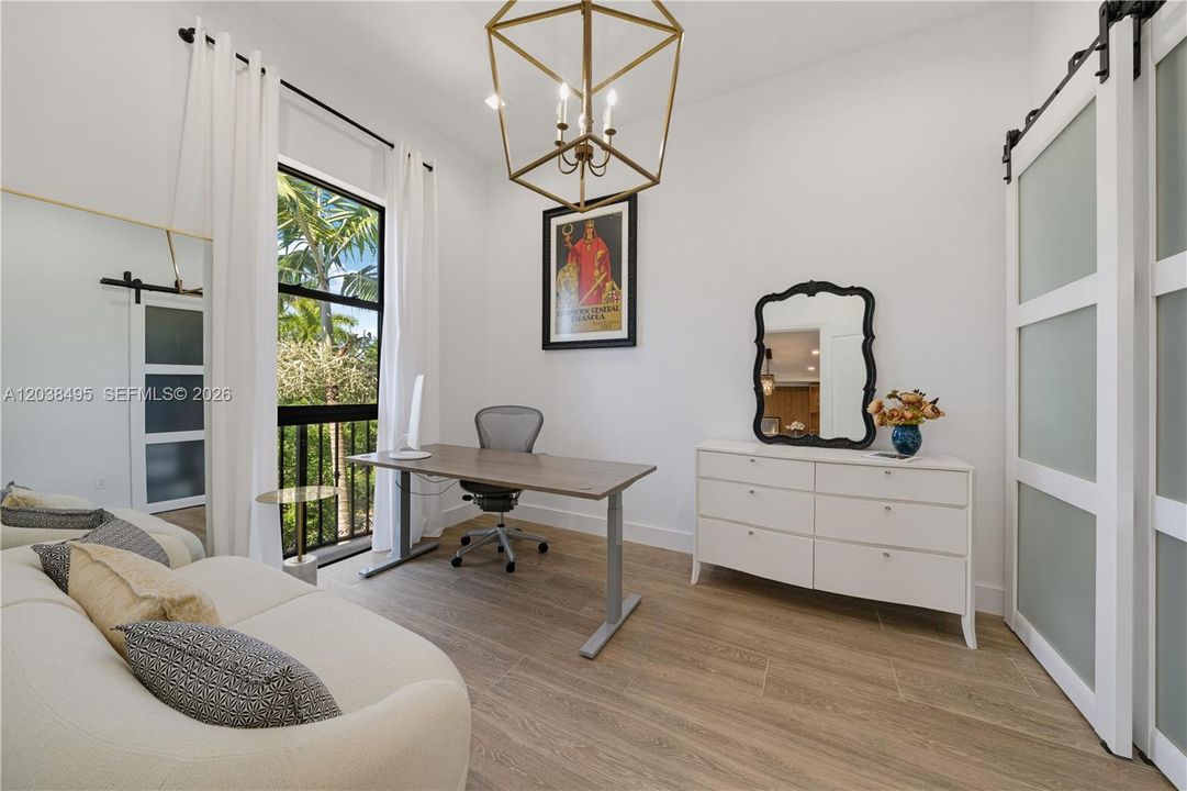 For Sale: $2,195,000 (4 beds, 5 baths, 4303 Square Feet)