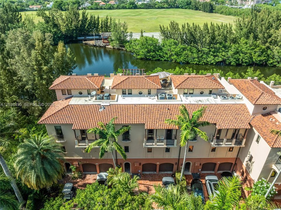 For Sale: $2,195,000 (4 beds, 5 baths, 4303 Square Feet)
